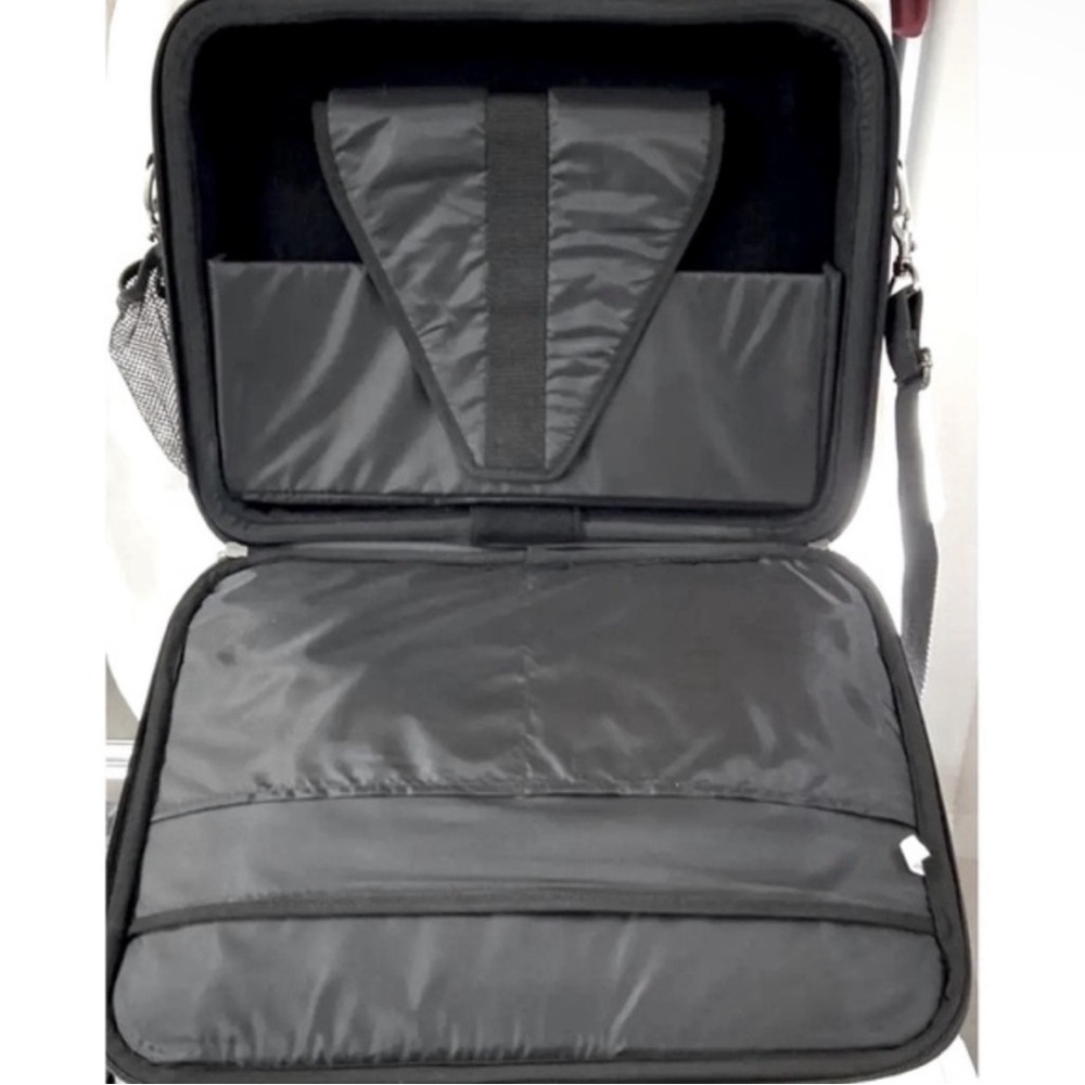 Dell Structured Nylon Computer Briefcase - Picture 11 of 12